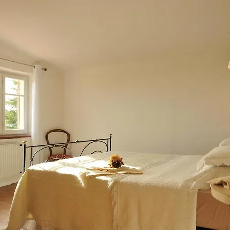Colombiera-molicciara Sleeps 10 With Pool And Wifi